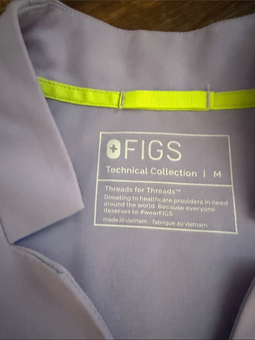 Figs Lavender Women's Scrub Top & pants Set medium - Picture 3 of 12